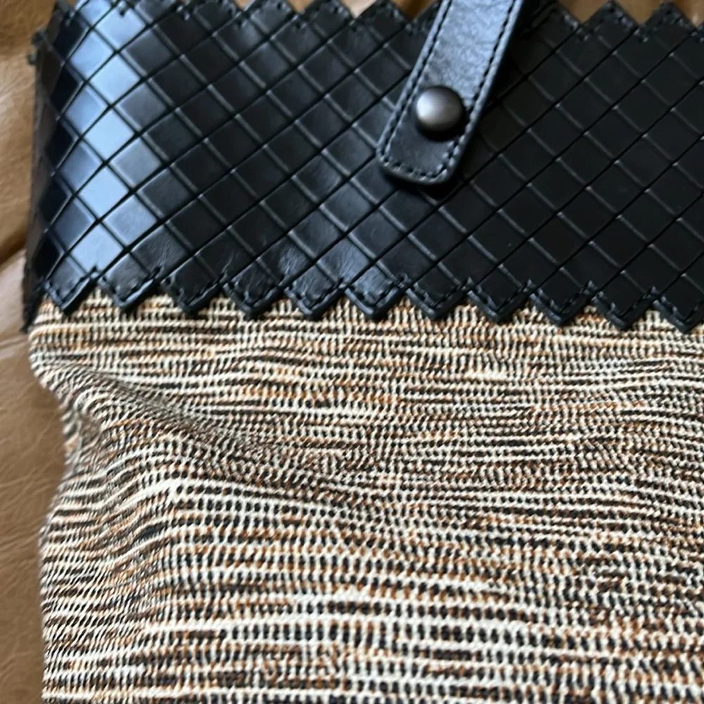 🔥HOST PICK🔥 Bottega Veneta tote - Picture 2 of 11